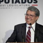 Ricardo Monreal inaugura exposición de automovilismo en San Lázaro